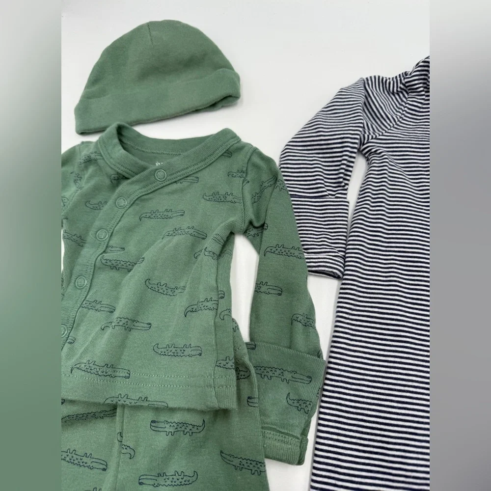 Just One You by Carter’s Baby Boy 4-Piece Newborn Alligator Set